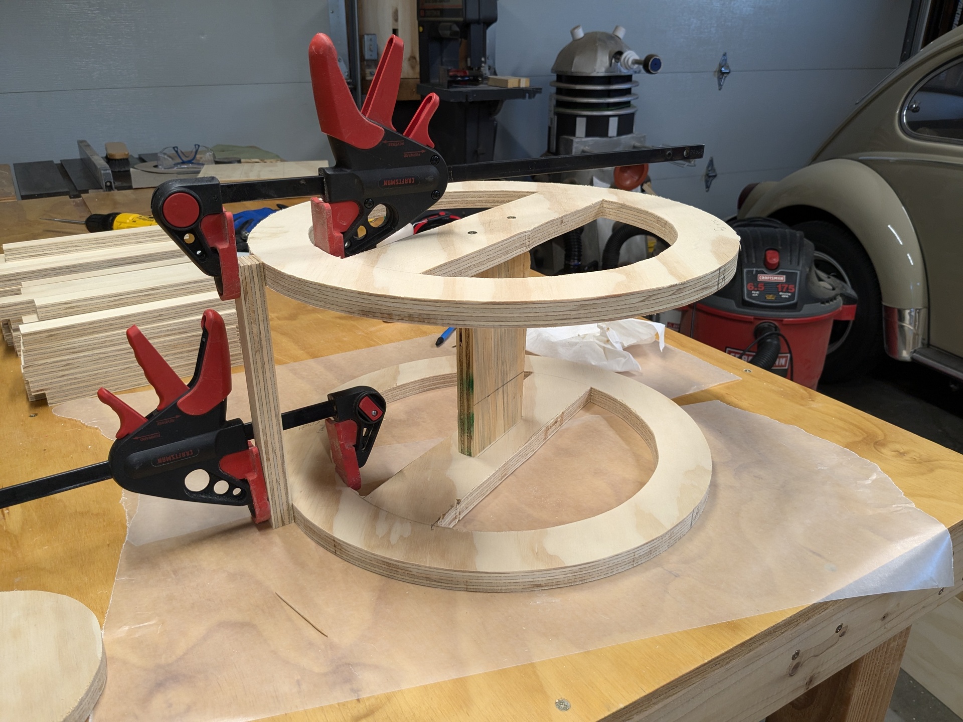 Gluing strips around a cylinder for the head